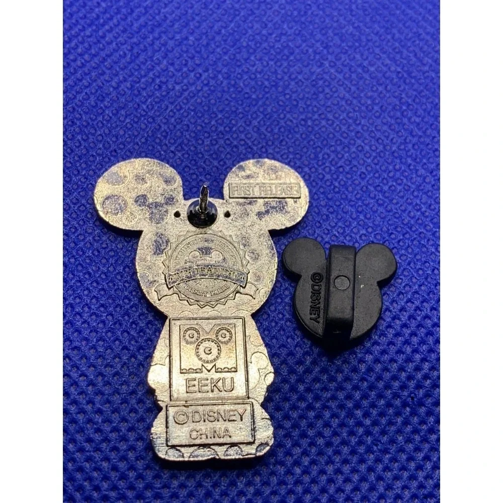 Disney Design Group Eeku Mickey Monsters Vinylmation special edition trading pin